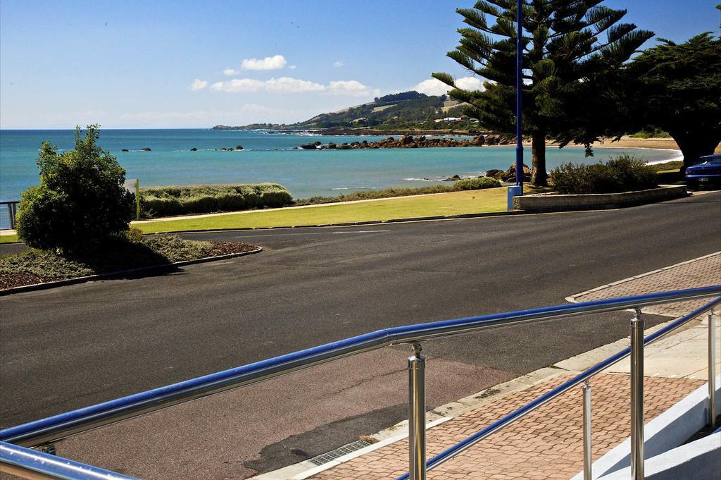 Penguin Beachfront Apartments Exterior photo