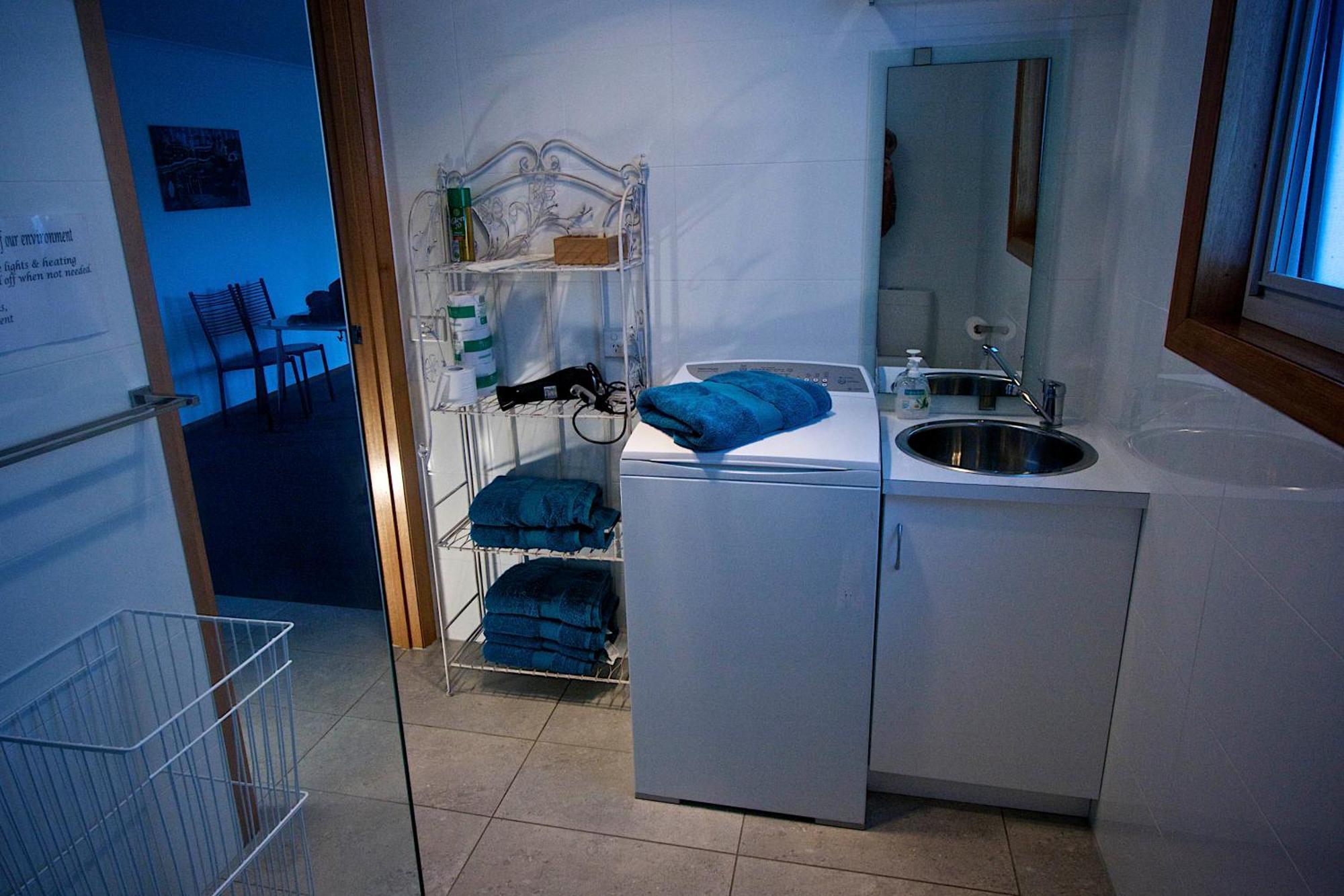 Penguin Beachfront Apartments Room photo