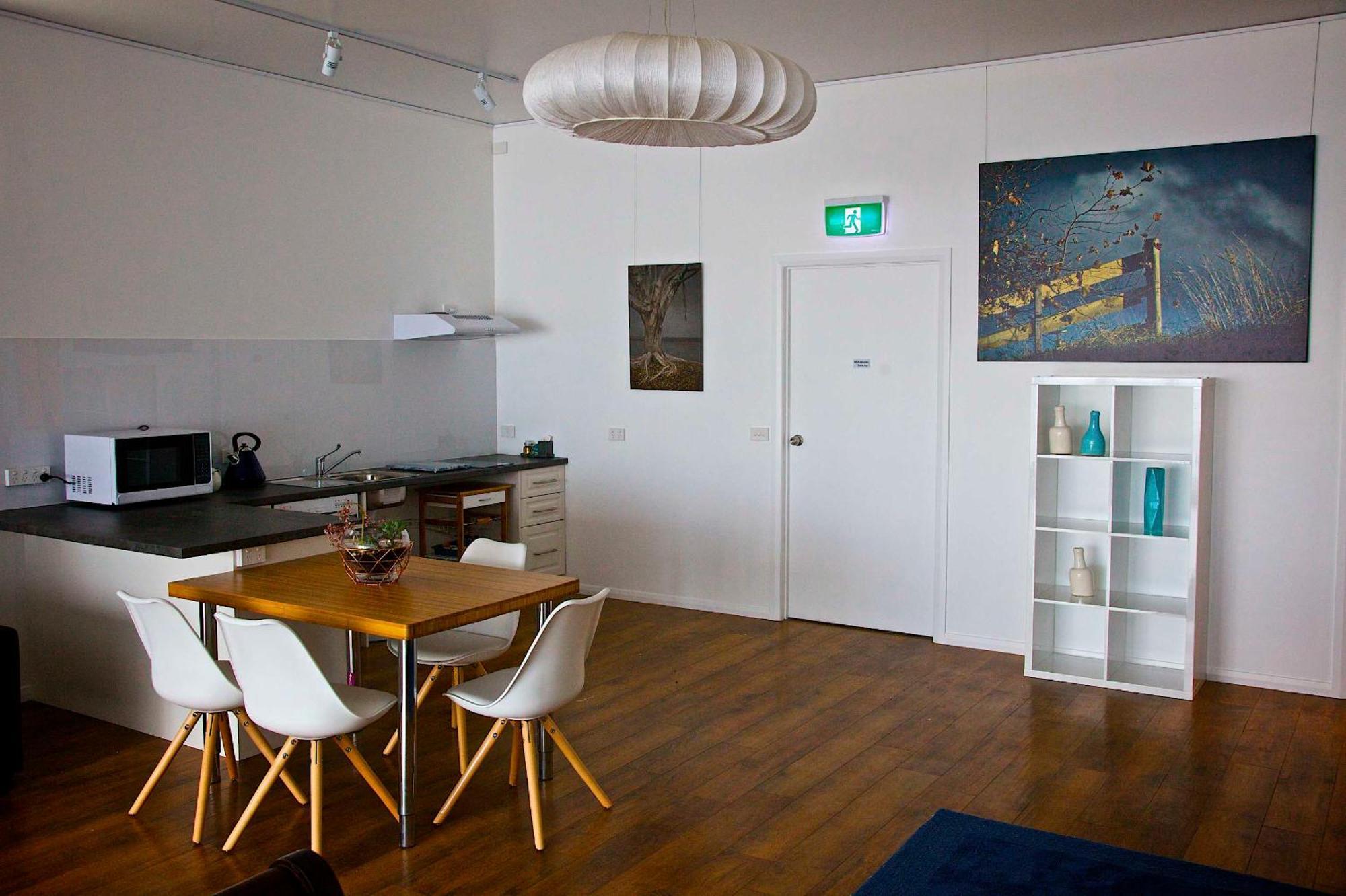 Penguin Beachfront Apartments Room photo
