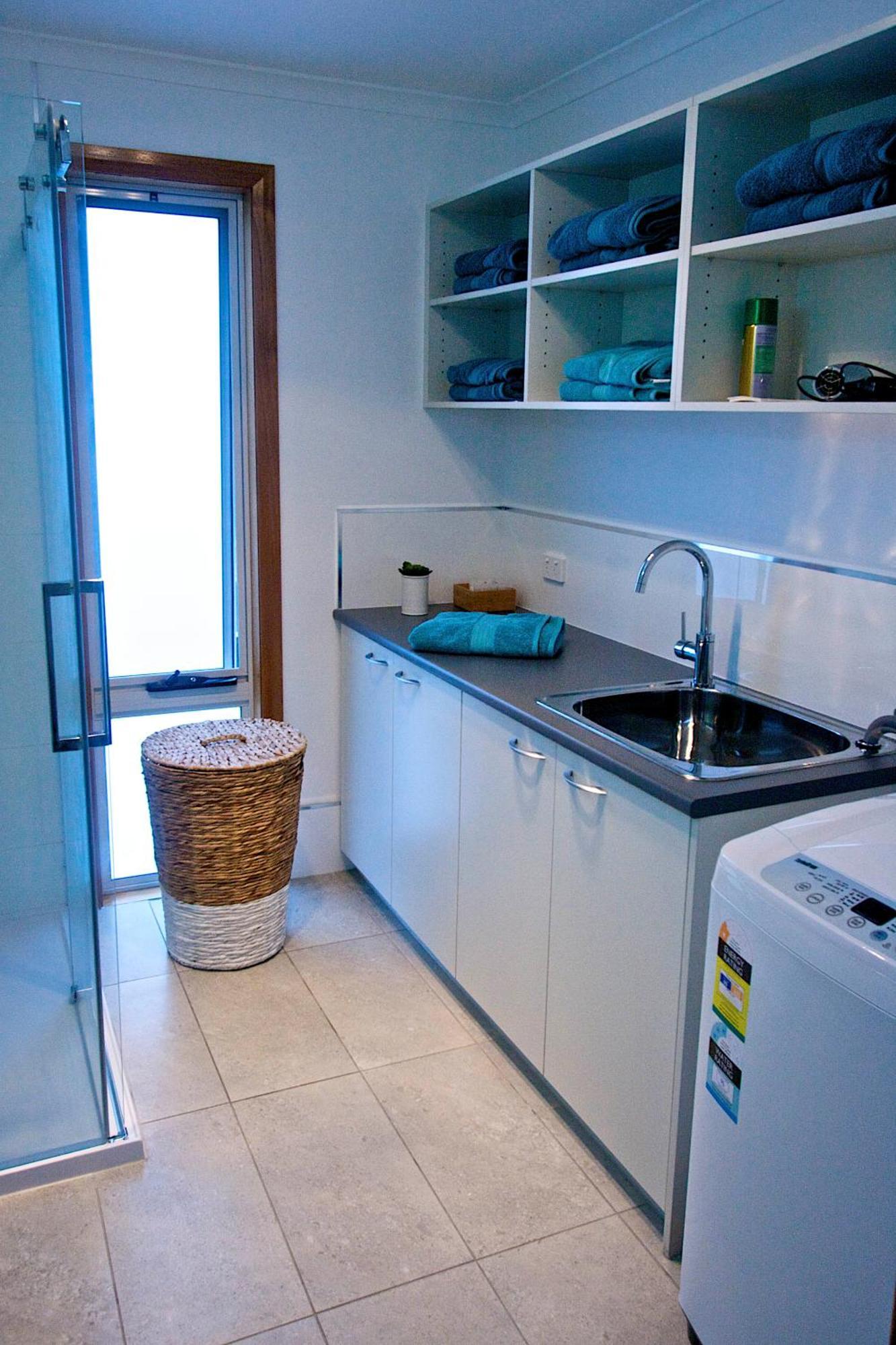 Penguin Beachfront Apartments Room photo