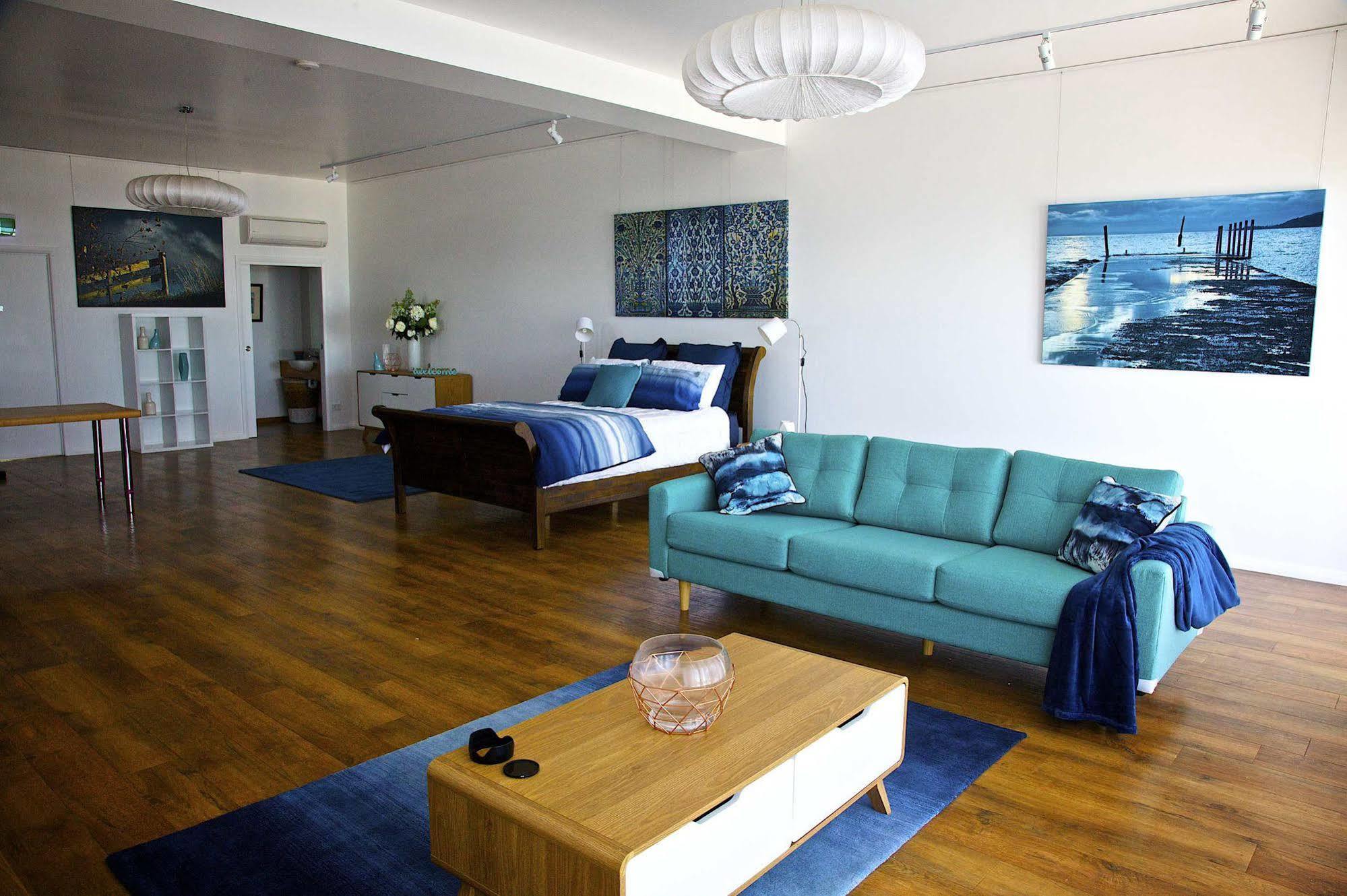 Penguin Beachfront Apartments Exterior photo